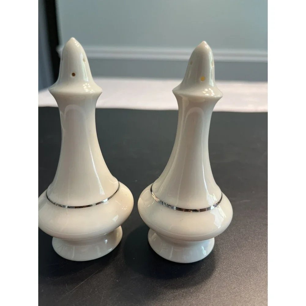 Lenox USA Regency Salt and Pepper Shakers Set Ivory with 24k Gold Trim Vintage